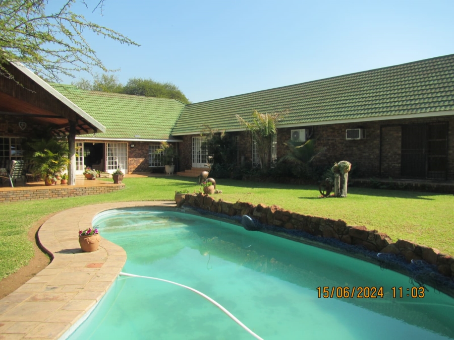 5 Bedroom Property for Sale in Zoutpansdrift A H North West